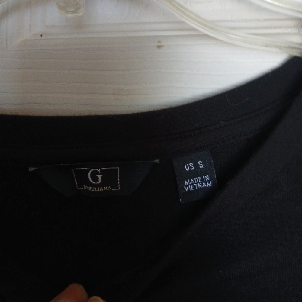 G by GIULIANA black tee top - Picture 6 of 7